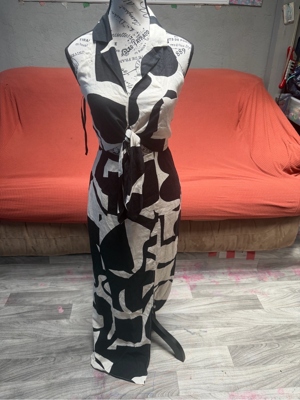 NWOT Women’s Black & White Abstract Tie-Front Maxi Dress